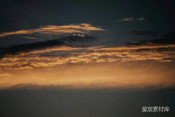 高清摄影 夕阳下的云层
