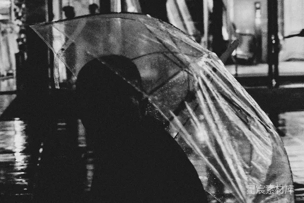 高清摄影 雨夜下的背影