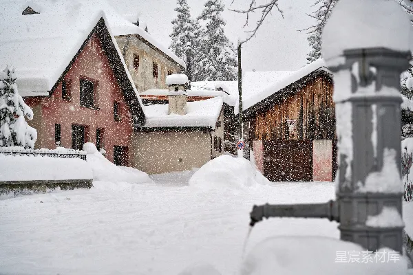高清摄影 冬日雪景中的小村庄