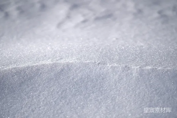 高清摄影 冬日雪地微光