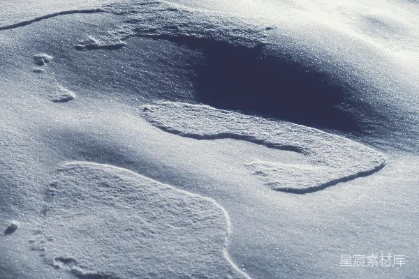 高清摄影 雪地上的自然轨迹
