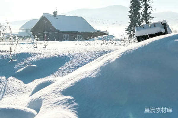 高清摄影 冬日雪景中的木屋