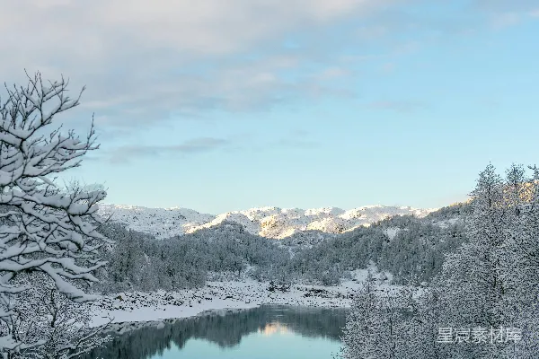高清摄影 冬日雪景湖畔
