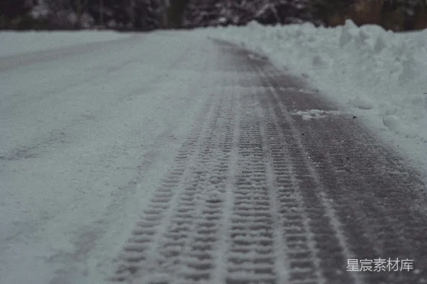 高清摄影 雪地轮胎印