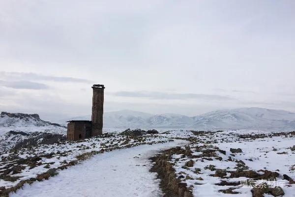 高清摄影 雪地中的古塔