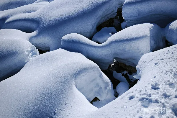 高清摄影 雪地中的自然雕塑
