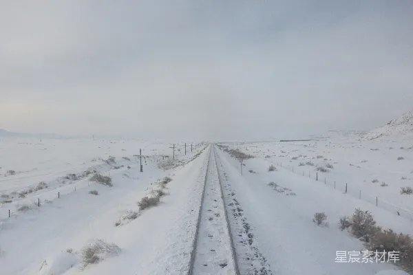 高清摄影 雪后的铁轨