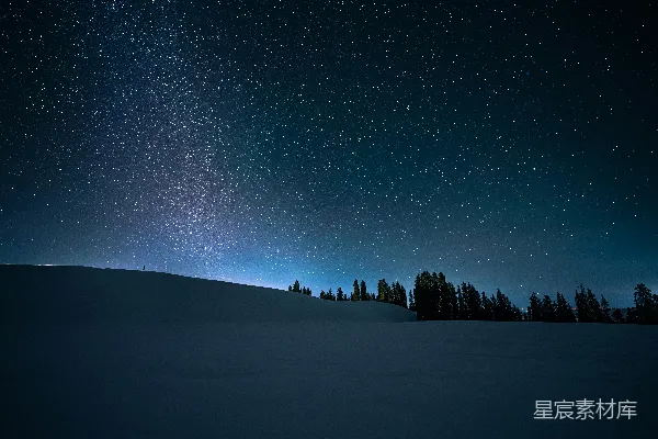 高清摄影 冬夜星河下的雪景