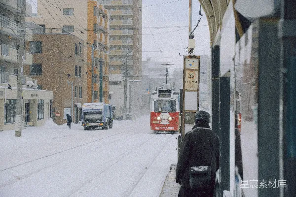 高清摄影 雪中的电车站