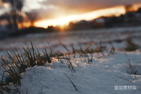 高清摄影 冬日夕阳下的雪地