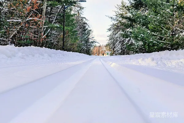 高清摄影 冬日雪景中的铁路