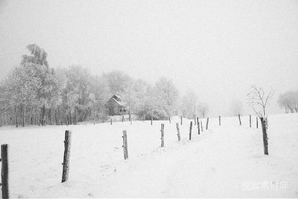 高清摄影 冬日雪景中的小屋