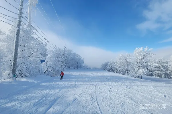 高清摄影 冬日滑雪场