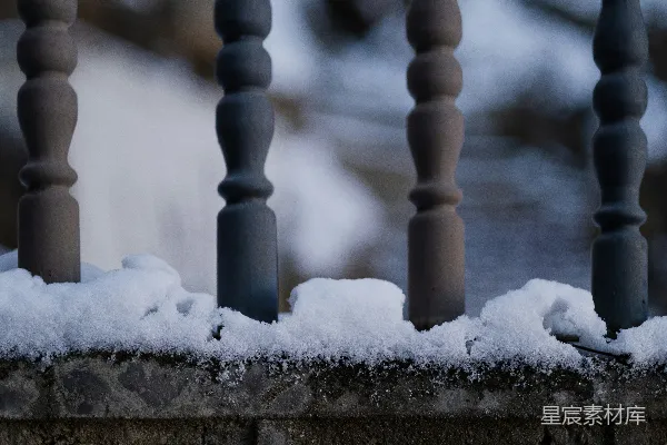 高清摄影 冬日雪景中的栏杆
