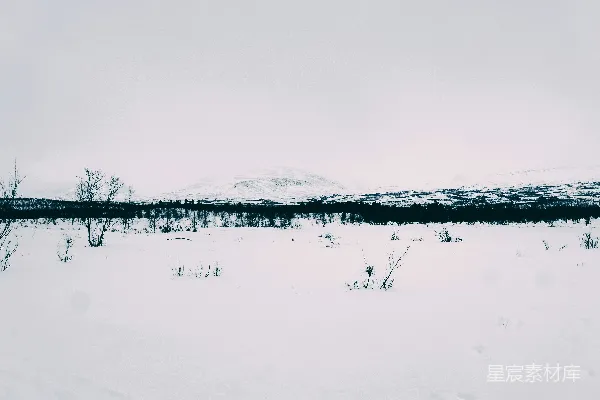 高清摄影 雪地中的山脉