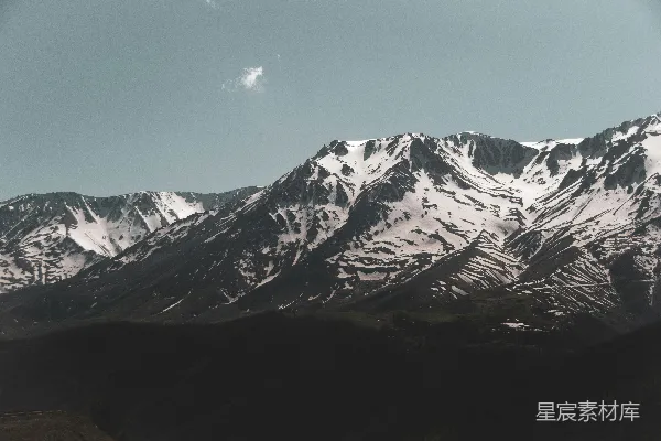 高清摄影 雪山之巅的宁静