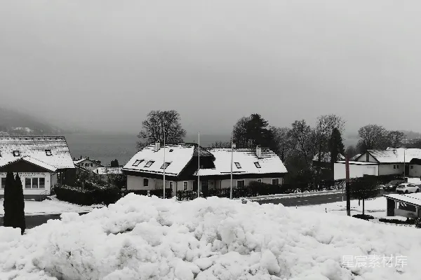 高清摄影 冬日雪景中的宁静小镇