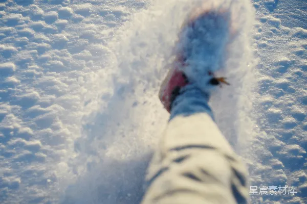 高清摄影 雪地行走