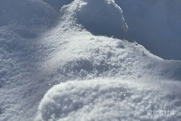高清摄影 雪地上的艺术轮廓