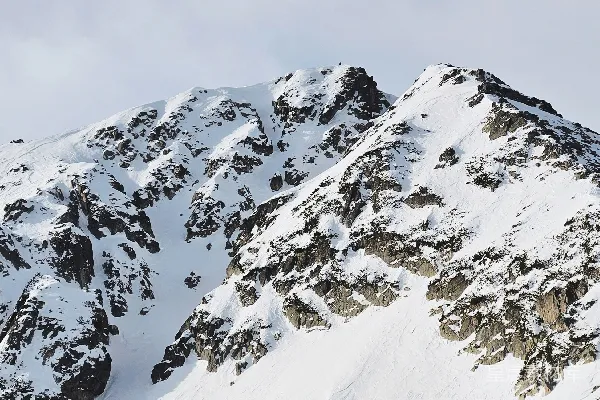 高清摄影 雪中壮丽的山峰