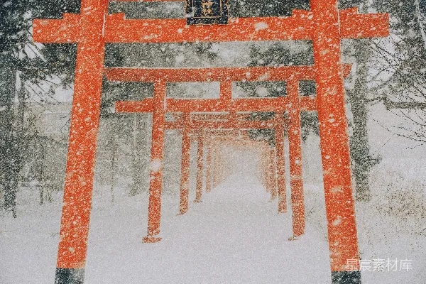 高清摄影 雪中的神社之门
