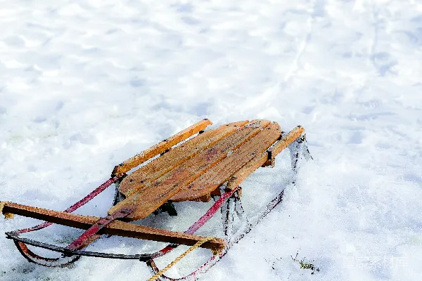 高清摄影 雪地上的旧式雪橇