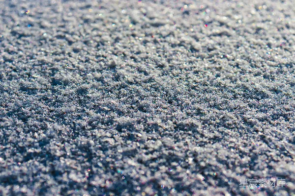 高清摄影 阳光下的雪地闪耀