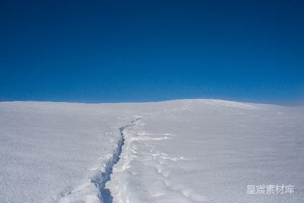 高清摄影 雪地裂缝