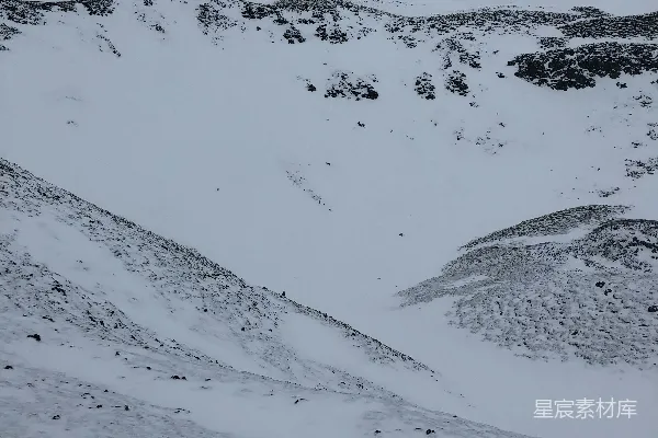 高清摄影 雪后荒凉的山景