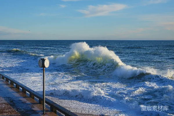 高清摄影 海浪拍打岸边的瞬间