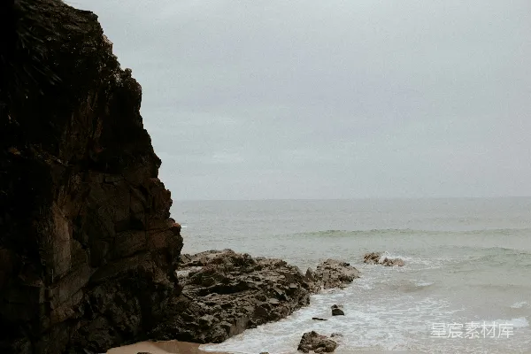 高清摄影 海边的岩石与海浪