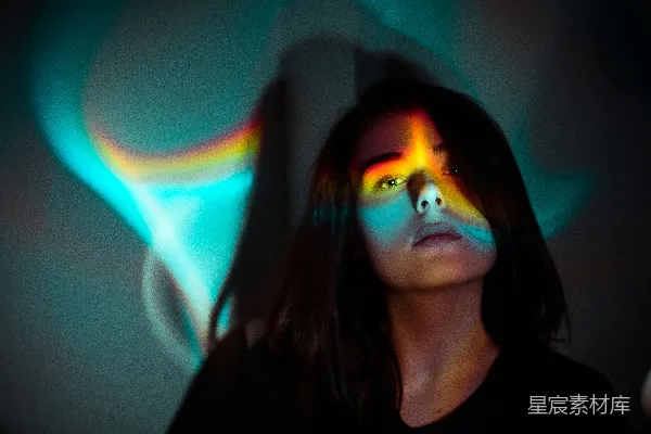 高清摄影 光影交错的神秘女性