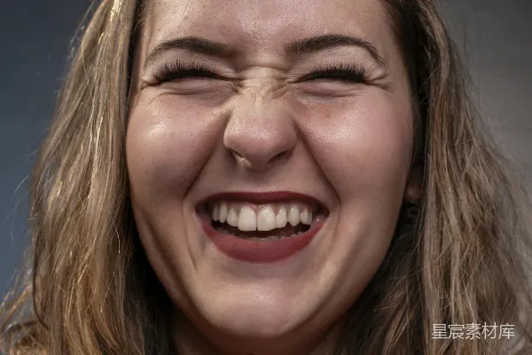 高清摄影 灿烂笑容的年轻女性
