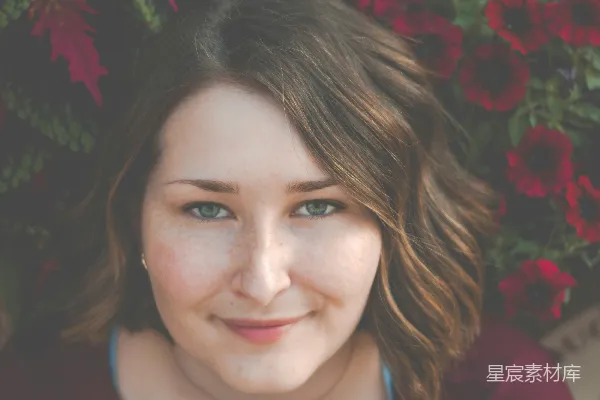 高清摄影 夏日花园中的微笑