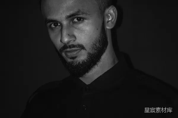高清摄影 黑白色调的优雅青年肖像