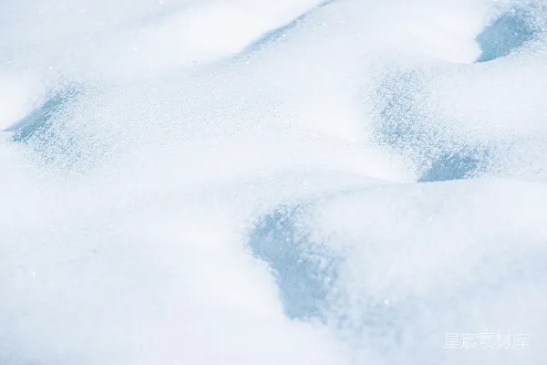 高清摄影 白天覆盖着白雪的田野