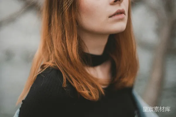 高清摄影 红发女子的自然肖像