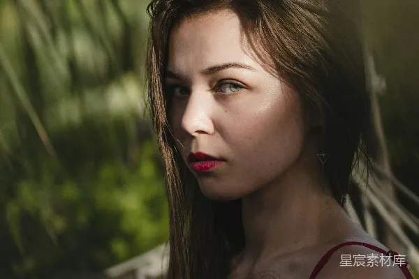 高清摄影 自然光下的女子肖像