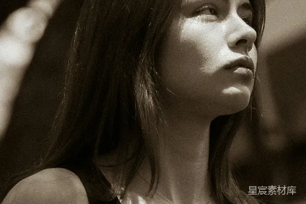 高清摄影 沉思的女性肖像
