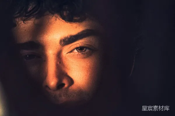 高清摄影 光影中的青年肖像