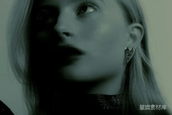 高清摄影 深邃的眼神：神秘的女性肖像