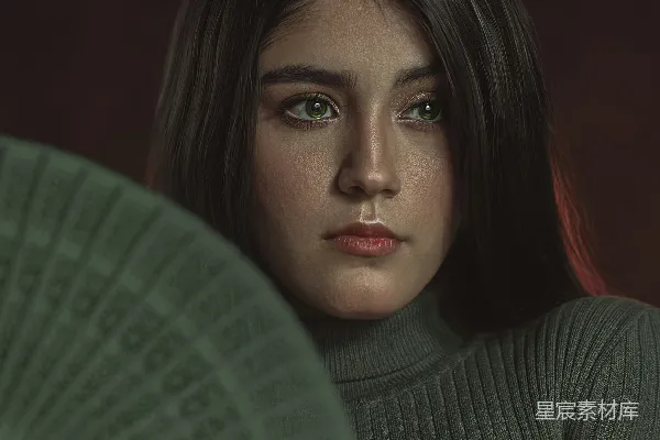高清摄影 深邃眼神的女性肖像