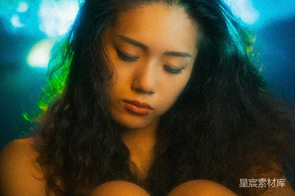 高清摄影 夜色中的沉思
