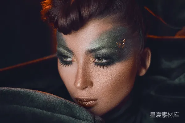 高清摄影 神秘夜色中的时尚女性