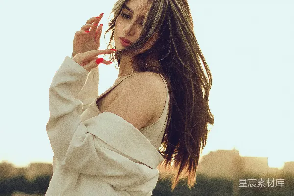 高清摄影 阳光下的优雅女性