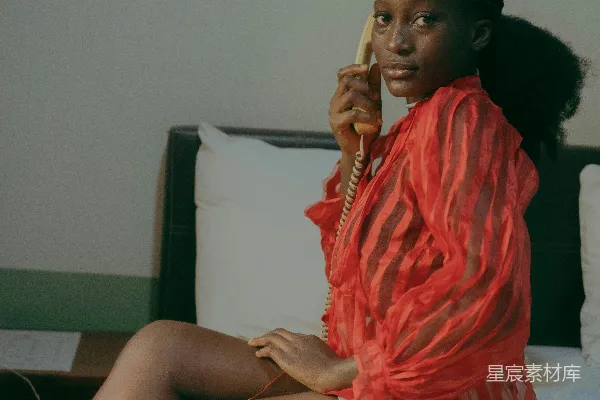 高清摄影 电话里的复古时尚