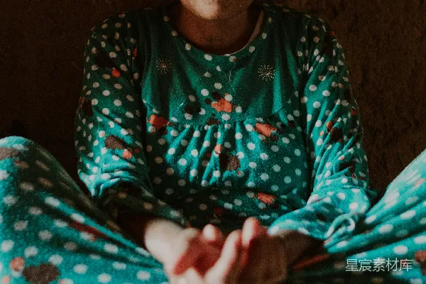 高清摄影 传统服饰中的女性
