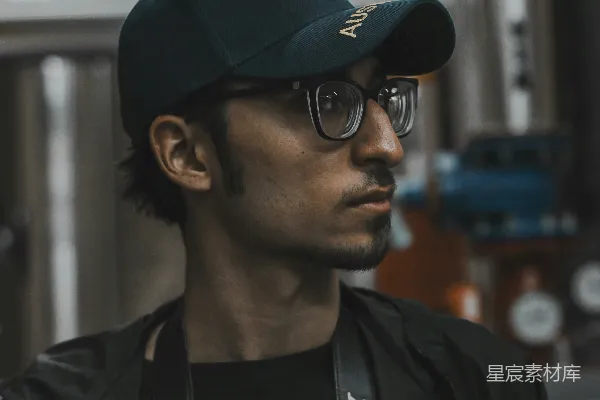 高清摄影 专注的摄影师