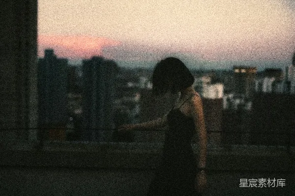 高清摄影 都市黄昏的独行者