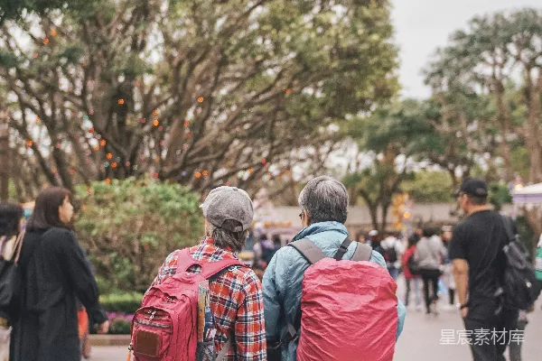 高清摄影 背起行囊，携手前行